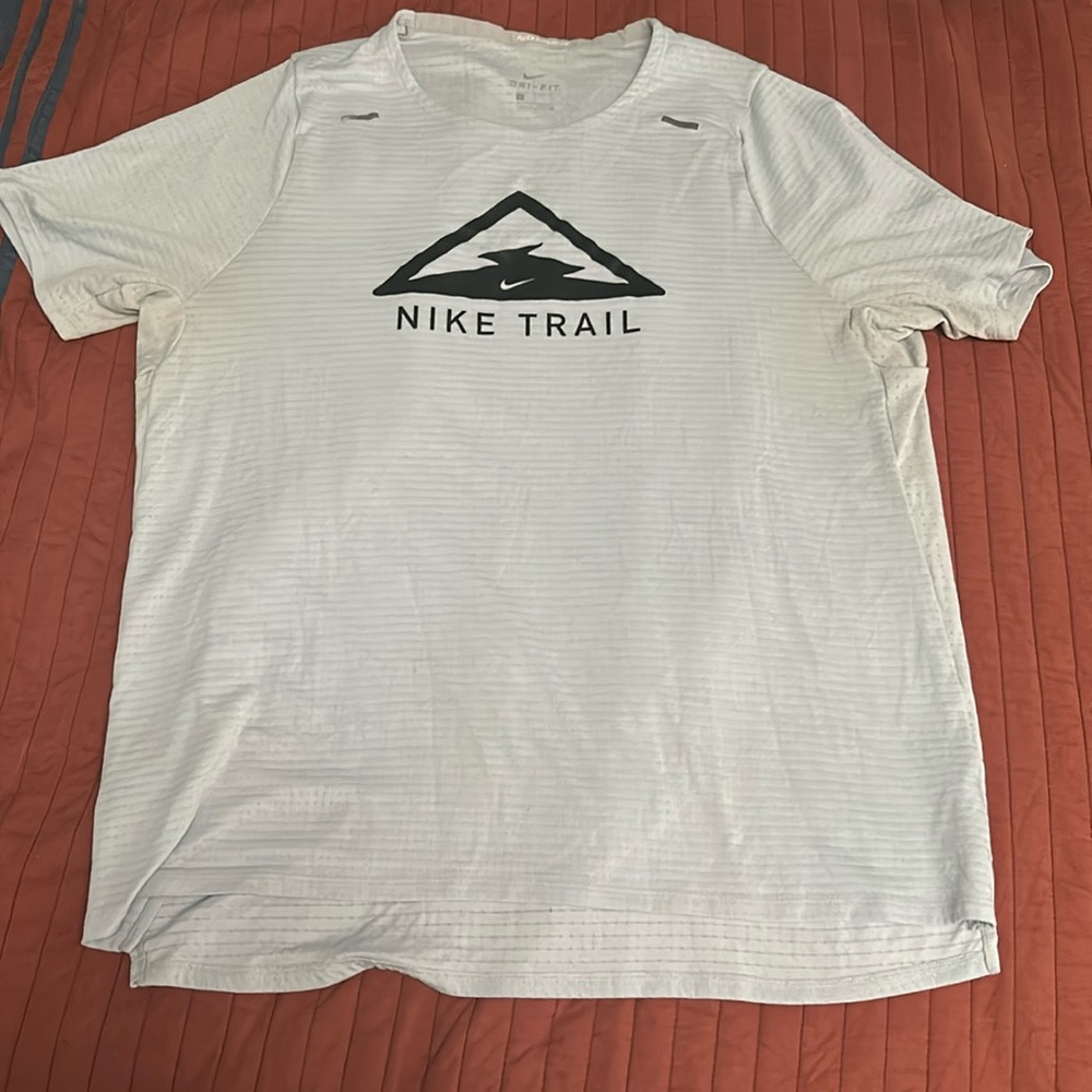 Nike Rise 365 Trail Running SS Tee